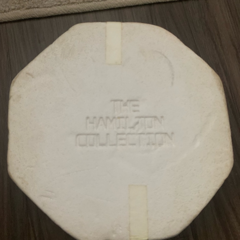 Hamilton Collection 1993 Santa's Littlest Helper - Picture 2 of 5
